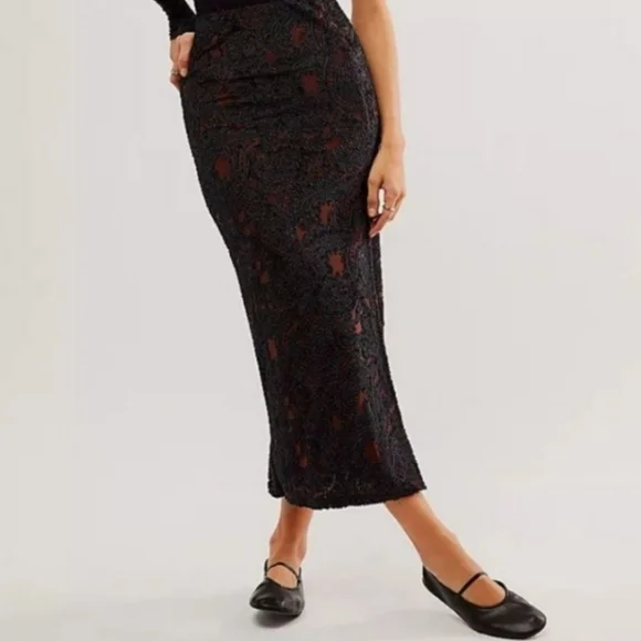 🆕 Free People Rosalie Velvet Midi Skirt / Black - Picture 2 of 4